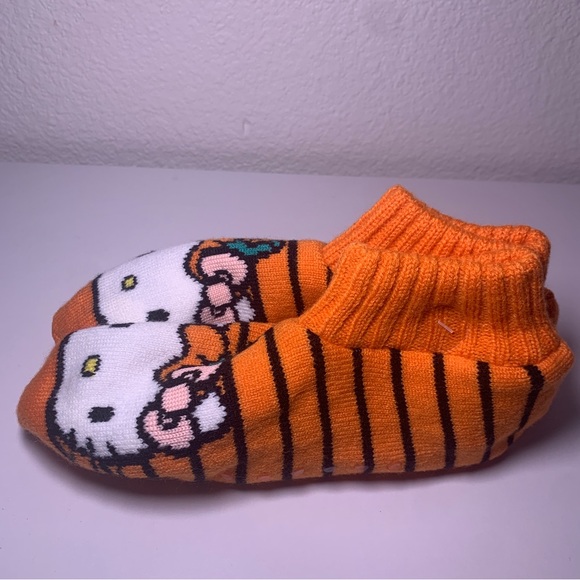 NWT Hello Kitty Halloween Grip Socks Slippers Booties Orange Striped Pumpkin - Picture 6 of 8
